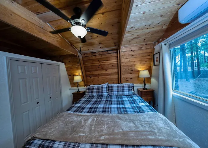Dom wakacyjny Grand Canyon Gateway With 1 Acre Pine Retreat Near Rt 66 *