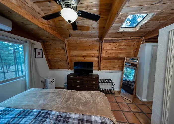Dom wakacyjny Grand Canyon Gateway With 1 Acre Pine Retreat Near Rt 66 Williams