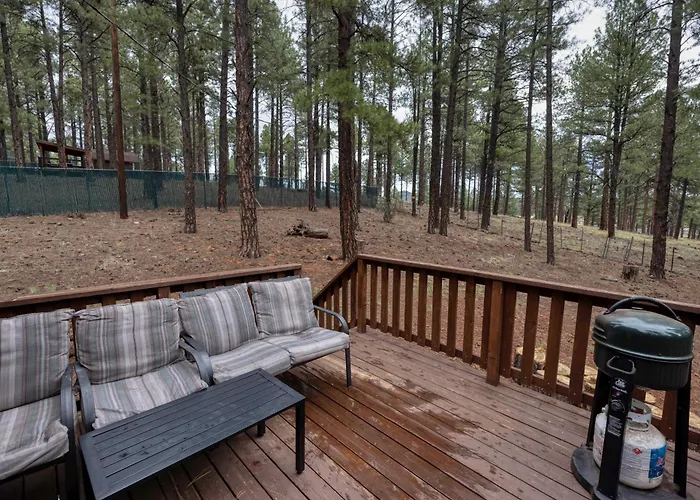 Dom wakacyjny Grand Canyon Gateway With 1 Acre Pine Retreat Near Rt 66